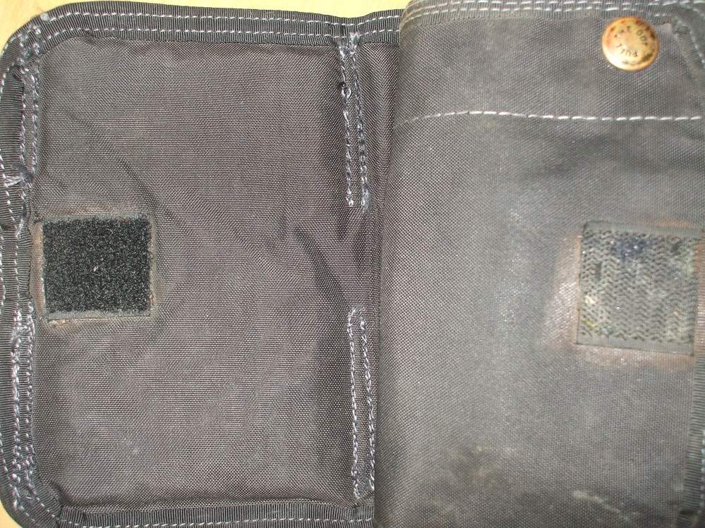 fodina: particolare del velcro che permette di tenerla aperta