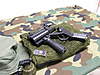 un " cannone manesco" per granate da mm.40 acquistato in rete da HK e consegnatomi tempo f� senza problemi........grande botta di kulo!!!!..
E' realizzato completamente in lega metallica e (utilit� pratica...bho??....Da verificare sul campo....) tutto sommato dal discreto effetto scenico. Ci ho aggiunto tanto per cambiare..un paio di accessori per personalizzarlo un p�.
Un bel M79....per� sarebbe il max...almeno dal punto di vista collezionistico....chiss�.....