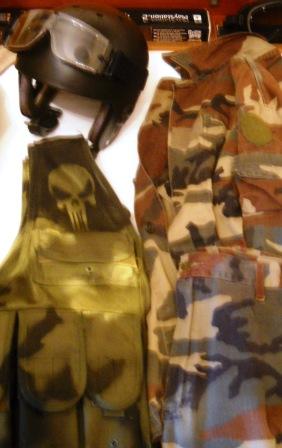 mimetica es ita woodland + tattico pittato + elmetto delta + occhiali bolle x800